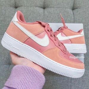 💖 Nike Air Force 1 low white pink hearts shoes (big kids)